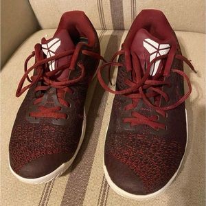 Nike Kobys size 9.5
